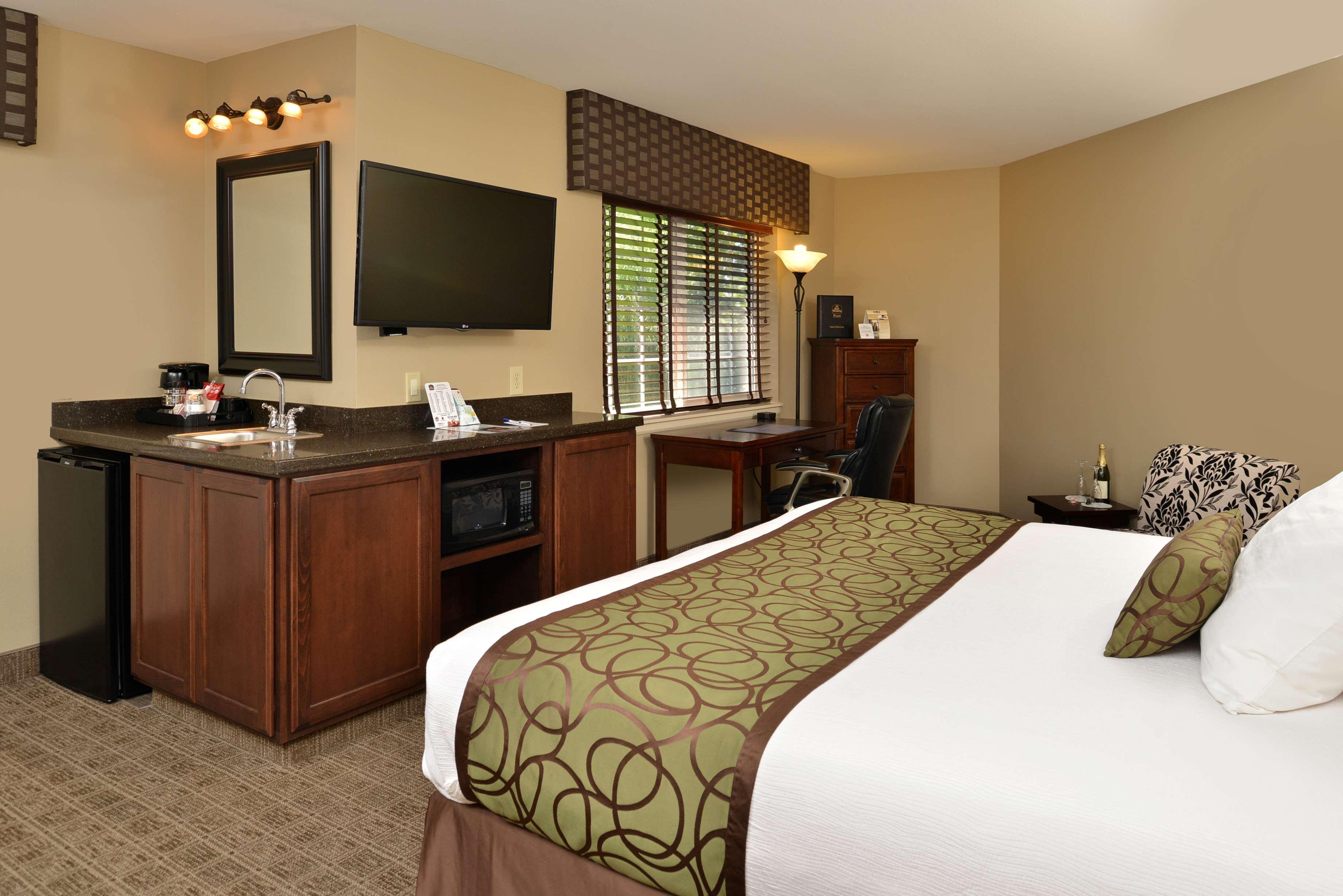Best Western Plus Kennewick Inn Exterior photo