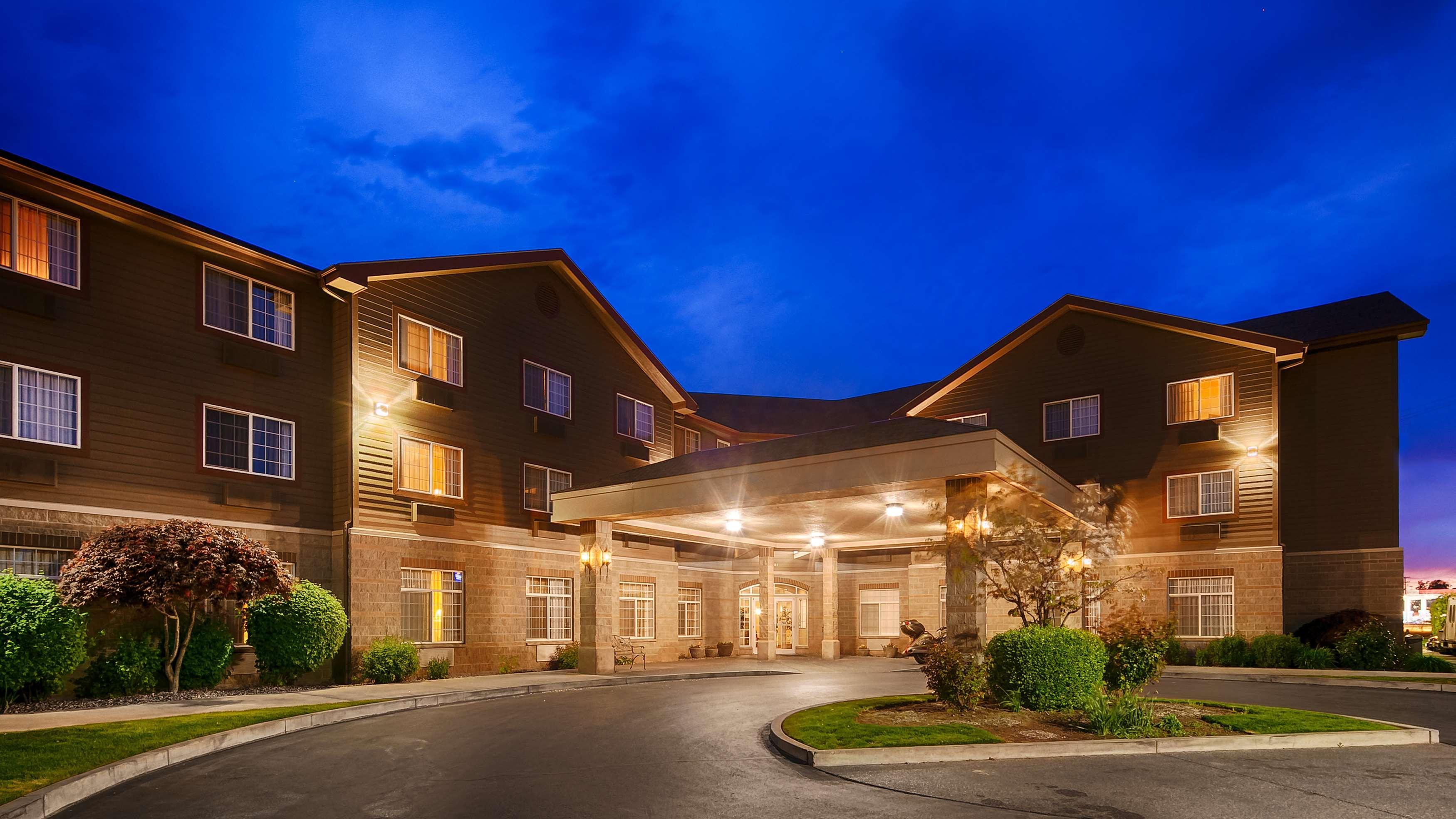 Best Western Plus Kennewick Inn Exterior photo